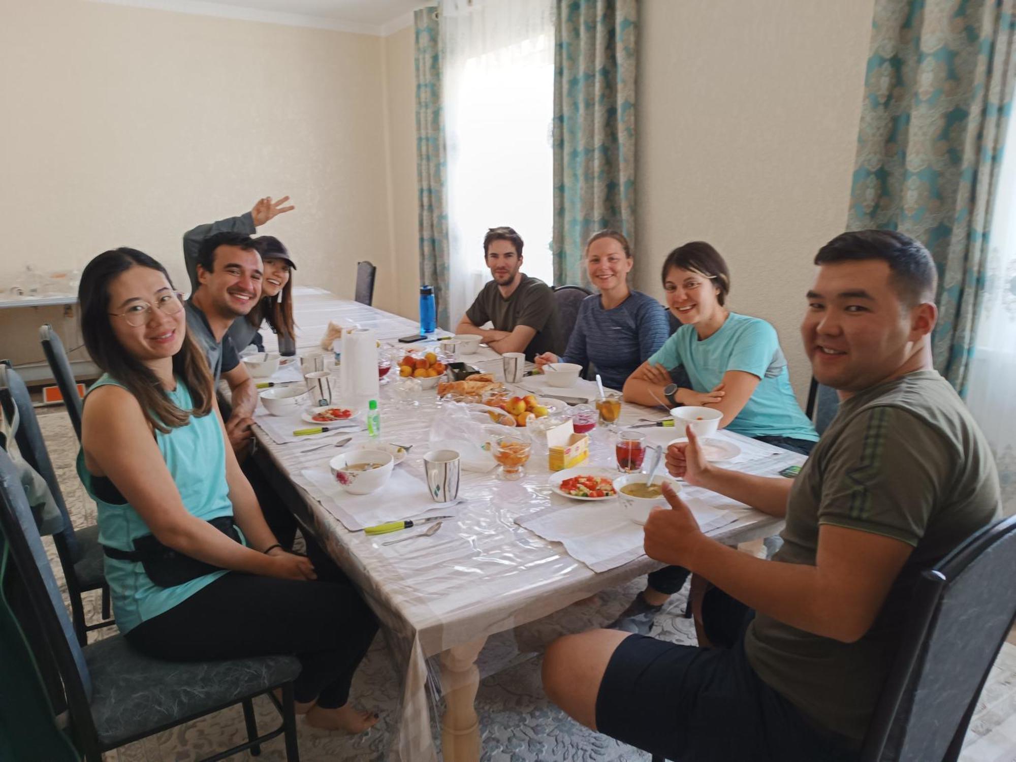 Uz-Anar Guest House Kochkor ภายนอก รูปภาพ