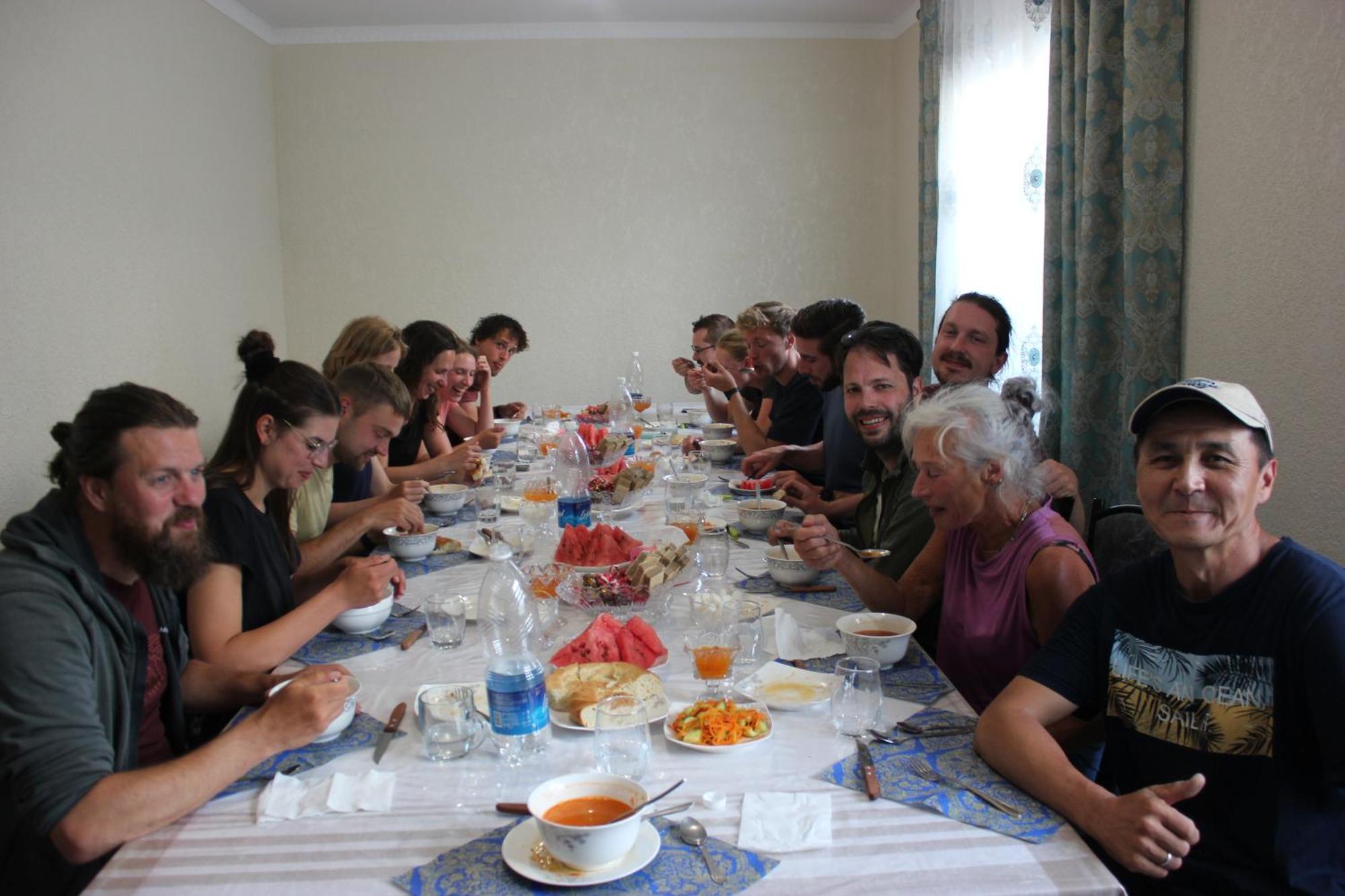 Uz-Anar Guest House Kochkor ภายนอก รูปภาพ